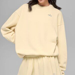 RARE Alo Accolade Crew Neck Pullover Limited: Candlelight Yellow/Butter Yellow